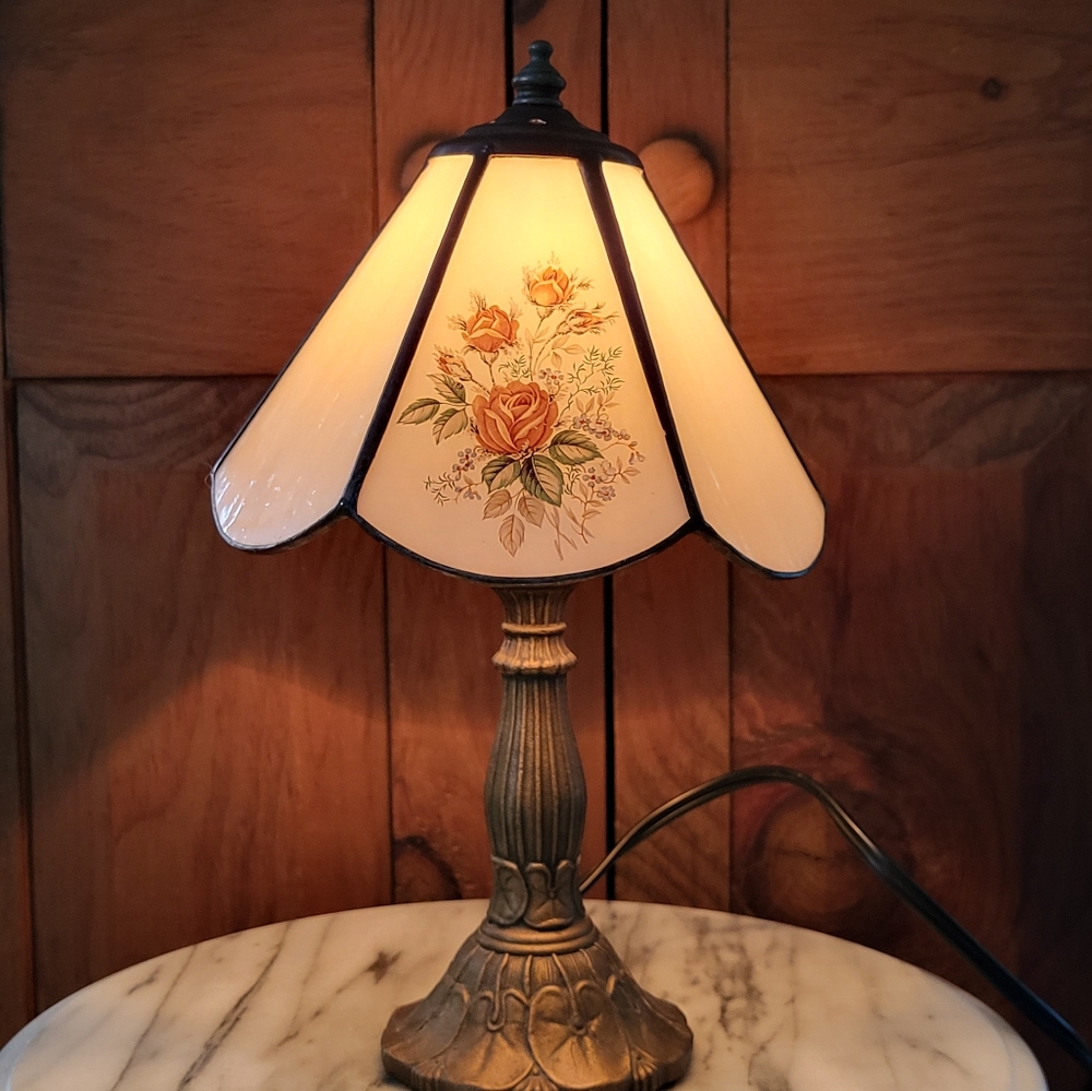 Tiffany Rose Lamp - Picture 11 of 13